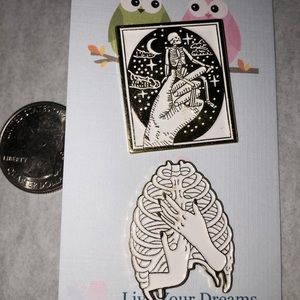 2 Piece Pin Brooch Skeleton Halloween Scary